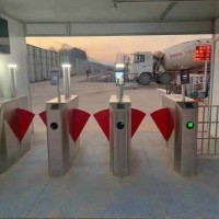 武漢學校出入口用速通門，地鐵出入口速通門