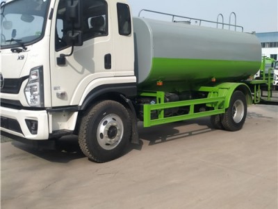 購買工地12噸灑水車綠化大型噴灑車廠家價格到山東勁力環衛