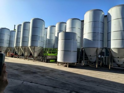 大型精釀啤酒設(shè)備生產(chǎn)廠家