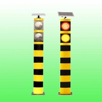 匝道太陽能警示柱 路口頻閃警示柱交通設施廠家